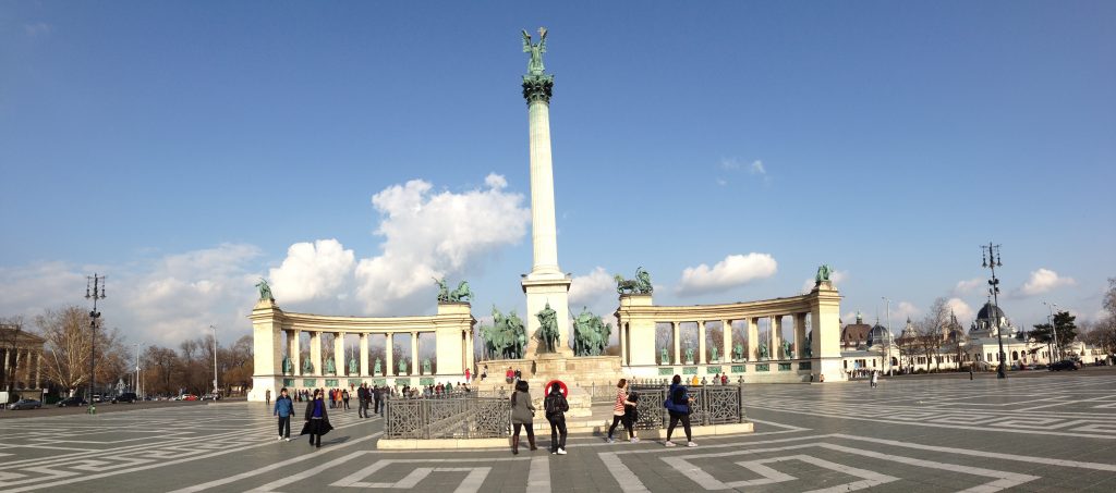 3- Heroes Square (Kahramanlar Meydanı) Ziyaret Etmek